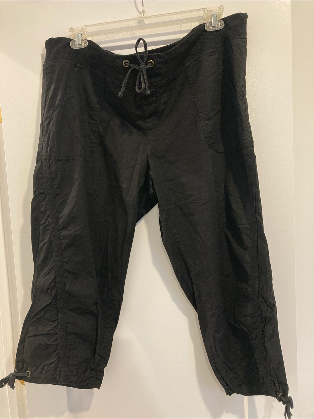 XCVI Mixed Media Plus Size Women's Black Ankle Crop Drawstring Pants